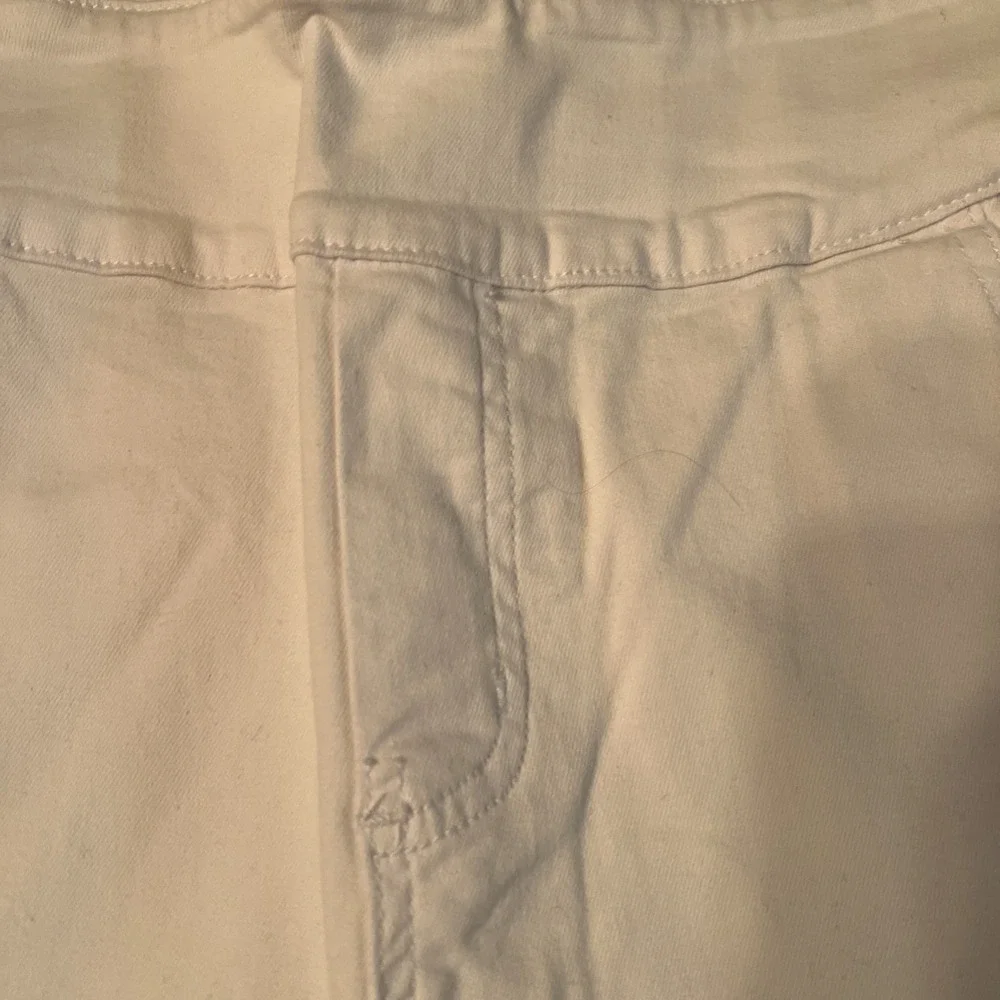 Ethyl Shorts sz 4 White Bermuda Stretch Inseam 11.5" New NWT - Picture 4 of 10